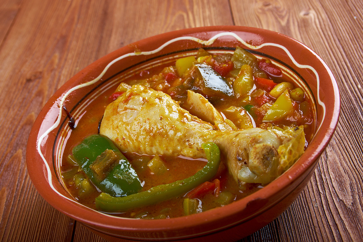 Moamba de galinha, a chicken stew very popular in Angola.