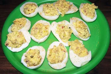 Huevos rellenos al estilo del sur.