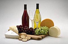 Brie, otros quesos y vino.