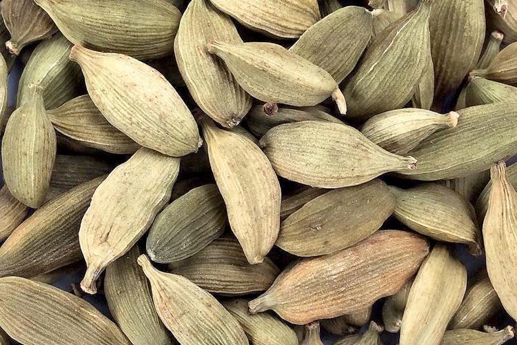 Cardamomo verde.