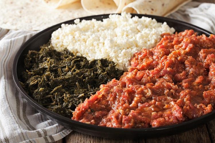 Arroz, verduras y guiso de carne etiopes.