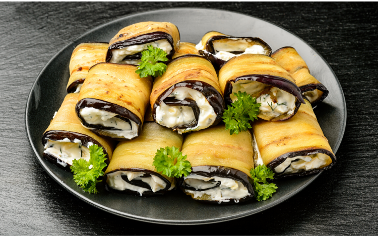 Rollitos de berenjena y queso.