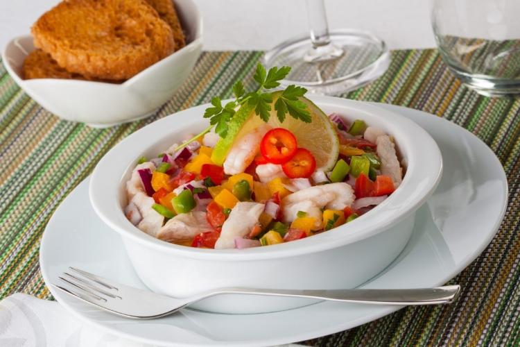 Cebiche de camarones al estilo de Ecuador.