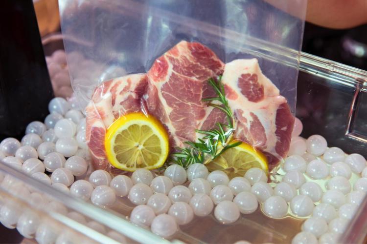 Filetes preparados para cocinarse sous-vide.