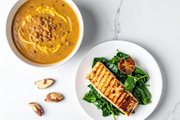 Un ejemplo de comida que favorece la salud tiroidea.