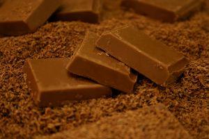 Onzas de chocolate y chocolate rallado