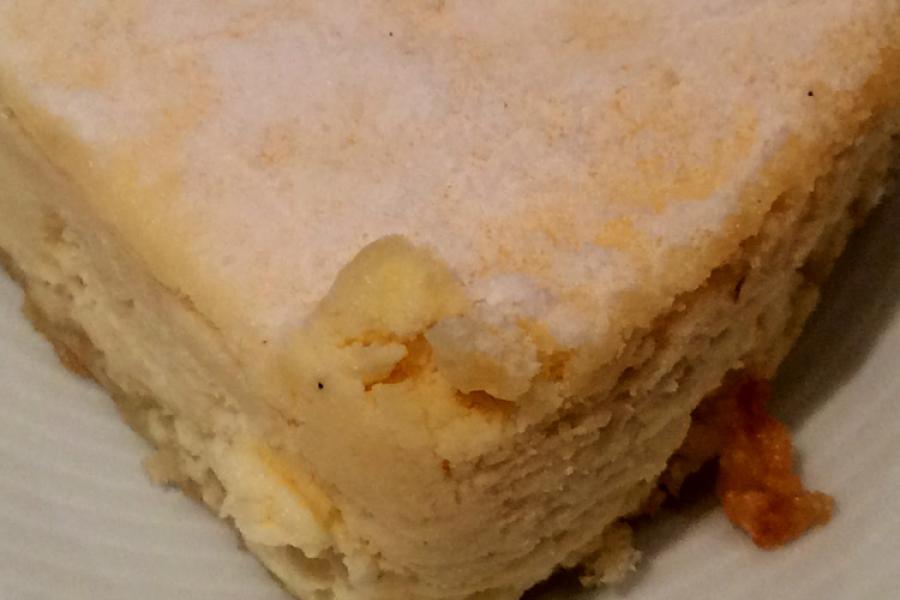 Tarta de queso y vainilla con base de galleta.