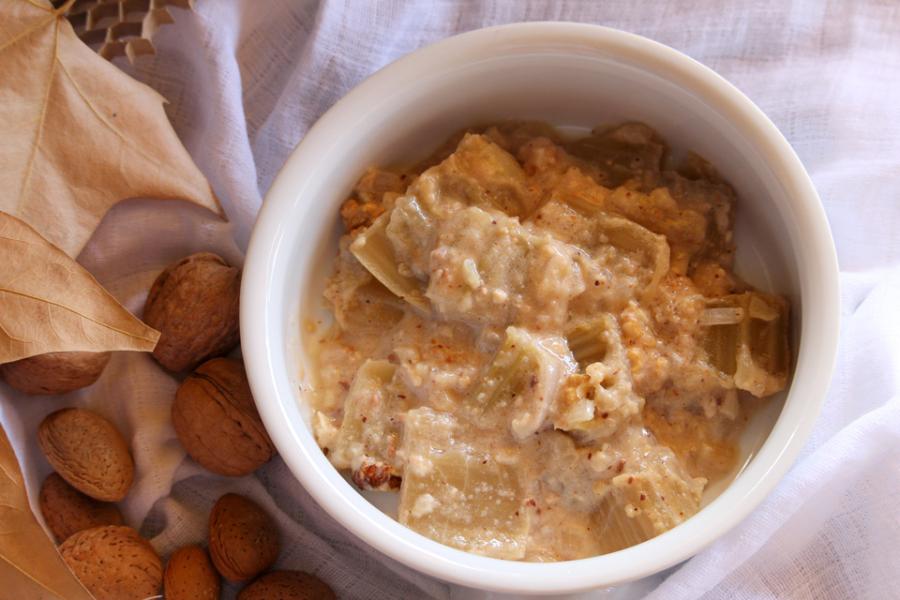 Cardo en salsa de almENdRas y nueces.