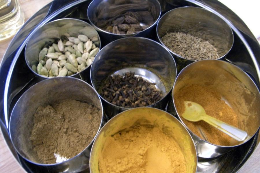 Caja de especias de la India.