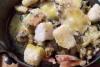 Berberechos con laverbread y panceta ahumada.