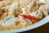 Akoho sy voanio, pollo guisado en leche de coco.