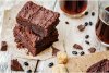 El aspecto que deben tener los brownies de chocolate y café una vez hechos.