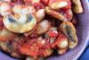 Frijoles con tomate, pimiento y champiñones, alubias de Lima.
