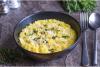 Un cuenco con arroz al estilo italiano, risotto, con azafrán.