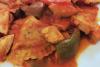 Detalle de la cazuela de bonito con pisto y ravioli.