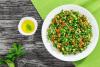 Tabulé, una ensalada de trigo bulgur con perejil.
