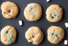 Galletas con caramelos, dibujo IA.
