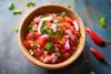 Un cuenco con salsa de ají picante ecuatoriana.