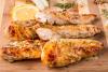 Tiras de pechuga de pollo salteadas.