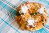 Bolo de rei, un bizcocho portugués similar al roscón de reyes español.