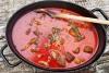 Un goulash húngaro tradicional se parece más a una sopa que a un guisado.
