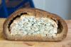 Kalakukko, un alimento tradicional de la región finlandesa de Sajonia hecho con pescado cocido dentro de una hogaza de pan.