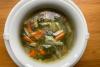 Un tazón de sopa juliana.