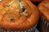 Magdalenas con salvado de avena y arándanos azules.
