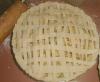 Tarta sencilla de manzana lista para el horno.
