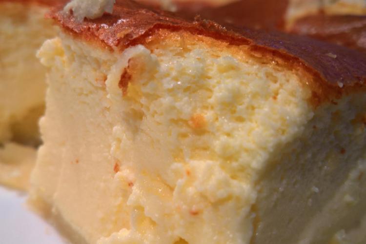 Pastel de suflé de queso, detalle del relleno.
