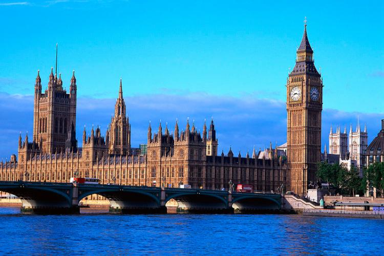 Una vista del Big Ben y el parlamento inglés-
