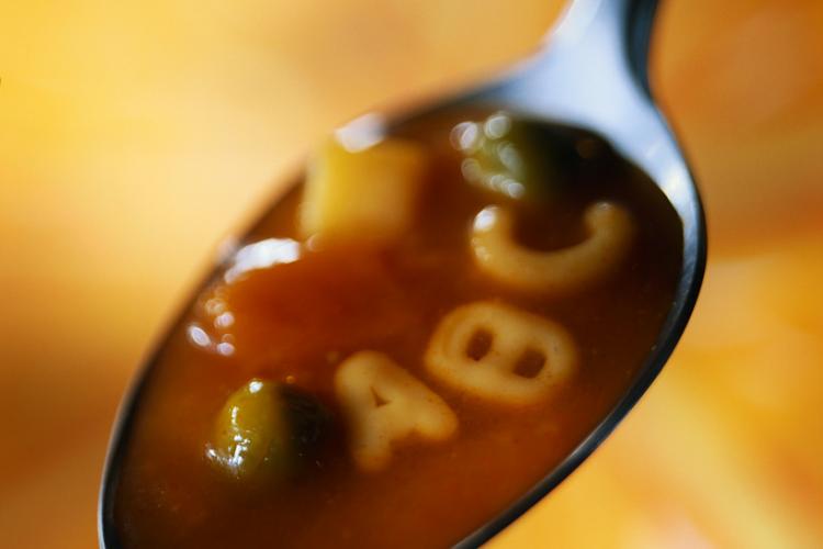 Letras de pasta para sopa.